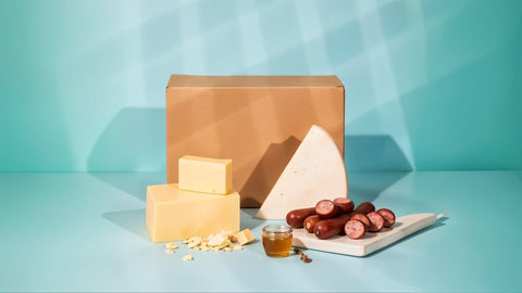 🎁 Besonderes Geschenk oder Mitbringsel um 50 Euro gesucht? Unser Tiroler Genusspaket begeistert alle Sinne - TIROLISH