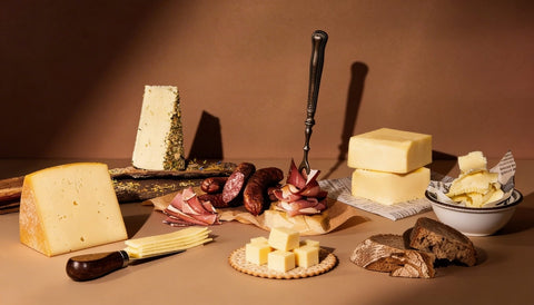 Die perfekte Tiroler Brettljause: So holst Du Dir das Gipfelglück direkt nach Hause - TIROLISH